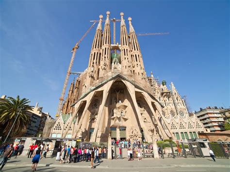 sagrada familia skip the line tour